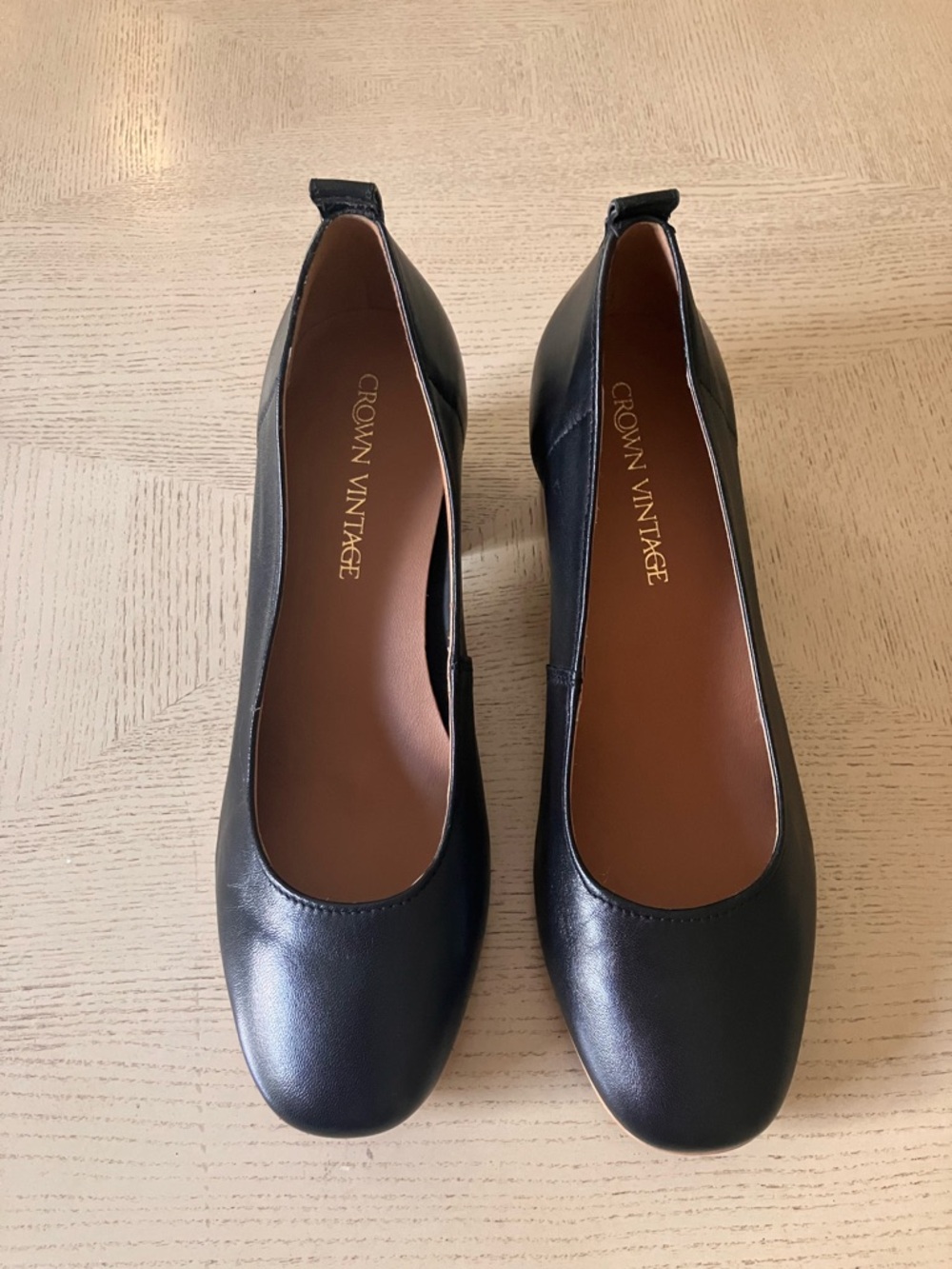 Crown Vintage CLANTON Classic Black Leather Block Heel Pumps - Size 9M